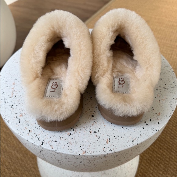 UGG Tan Suede Slippers with White Fur - Picture 2 of 4